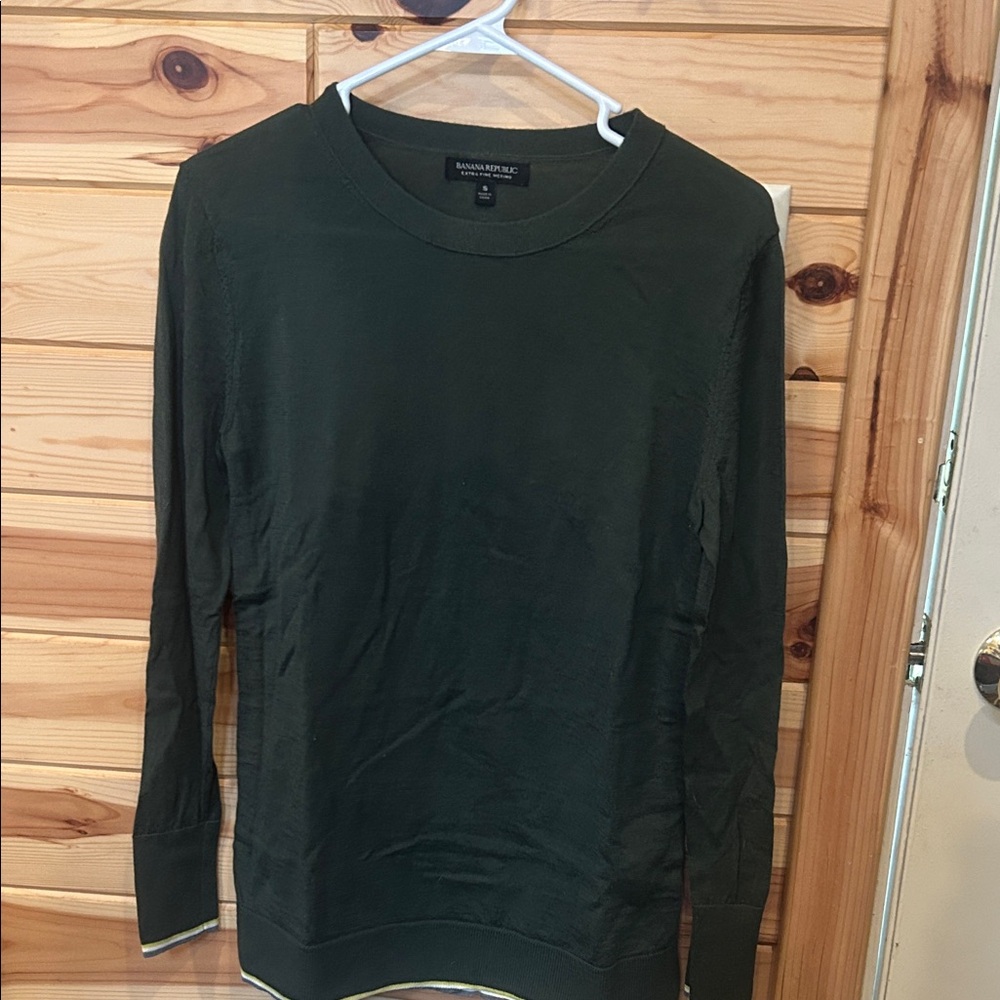 Banana Republic Men's Dark Green Crewneck Sweater